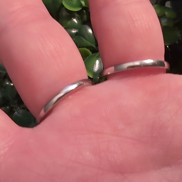 Silver toned Fragrant Jeweled Gemstone Sunflower Ring With Matching Band - Picture 5 of 6